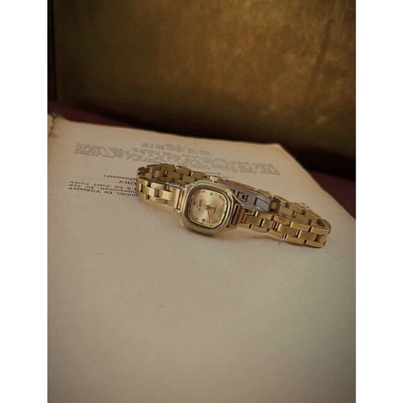 Gold Vintage Style Women’s Elegant French Inspired Square Wrist Watch main image 5